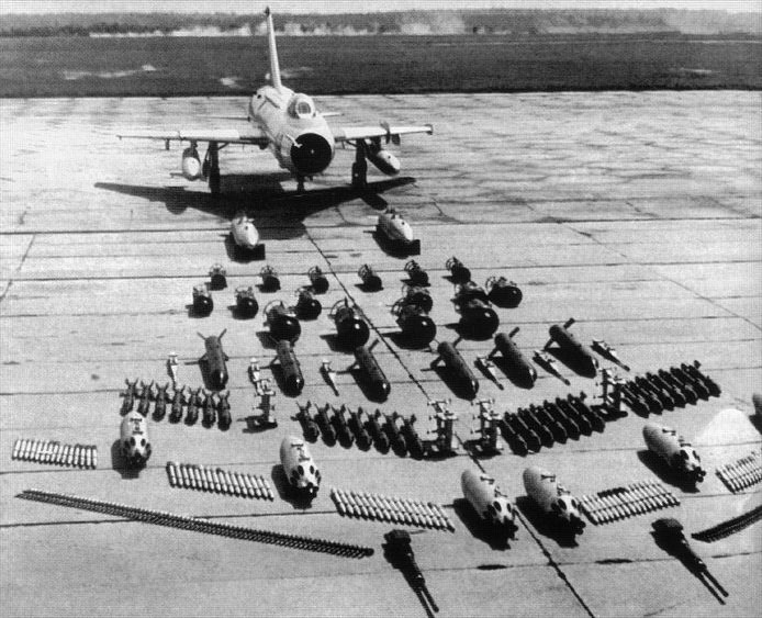 Легендарные самолеты №44 Су-7  - фото модели, обсуждение
